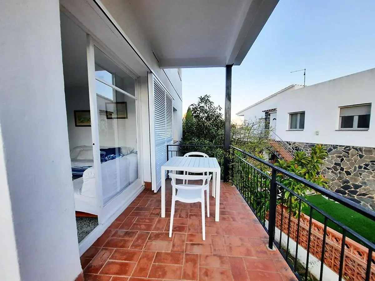 Casa Ferrer - Casa Grande De Ambiente Familiar En Llanca, Cerca De La Playa Y Del Puerto.. - Es-228-64 Villa