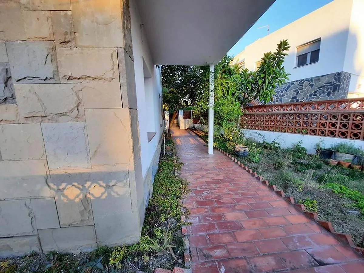 Casa Ferrer - Casa Grande De Ambiente Familiar En Llanca, Cerca De La Playa Y Del Puerto.. - Es-228-64 Villa 0*,