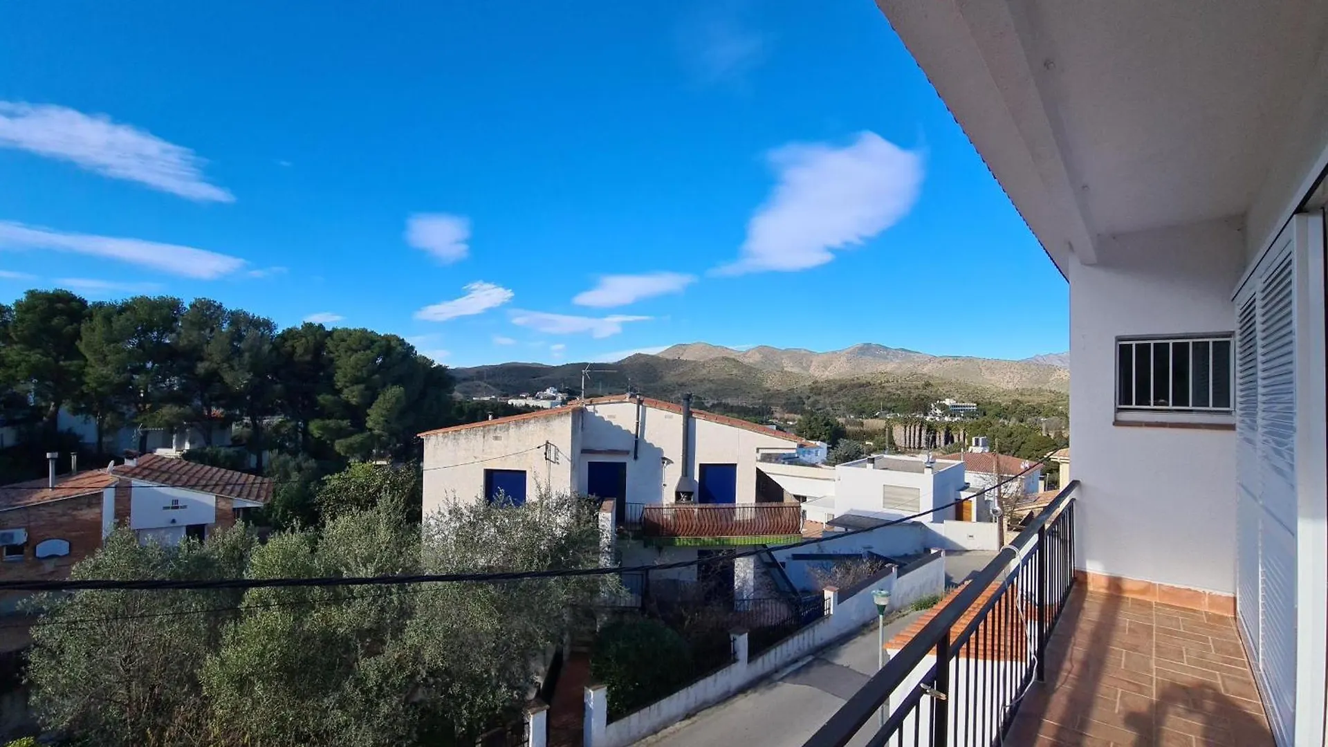 Feriehus Casa Ferrer - Casa Grande De Ambiente Familiar En Llanca, Cerca De La Playa Y Del Puerto.. - Es-228-64 Villa